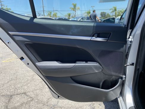 Used 2020 Hyundai Elantra SEL w/ Cargo Package (C1) FWD image 17