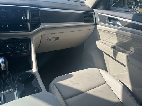Used 2021 Volkswagen Atlas SE w/ Panoramic Sunroof Package image 11