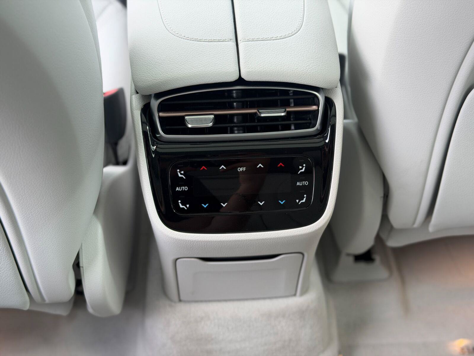 Used 2023 Mercedes-Benz EQE 500 4MATIC SUV image 19