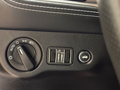 Used 2020 Dodge Challenger SRT Hellcat image 30