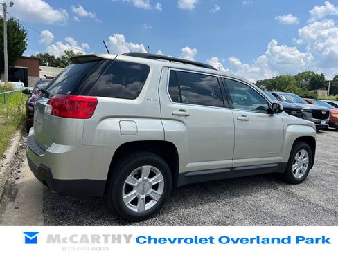 Used 2013 GMC Terrain SLE w/ Convenience Package AWD/4WD image 3
