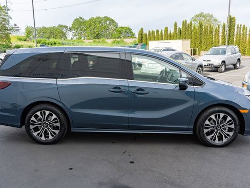 New 2026 Honda Odyssey Elite image 5