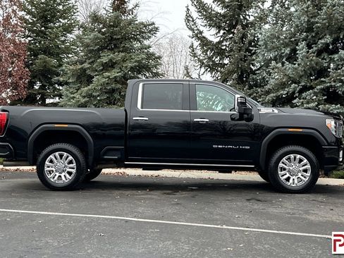 Used 2022 GMC Sierra 3500 Denali image 3