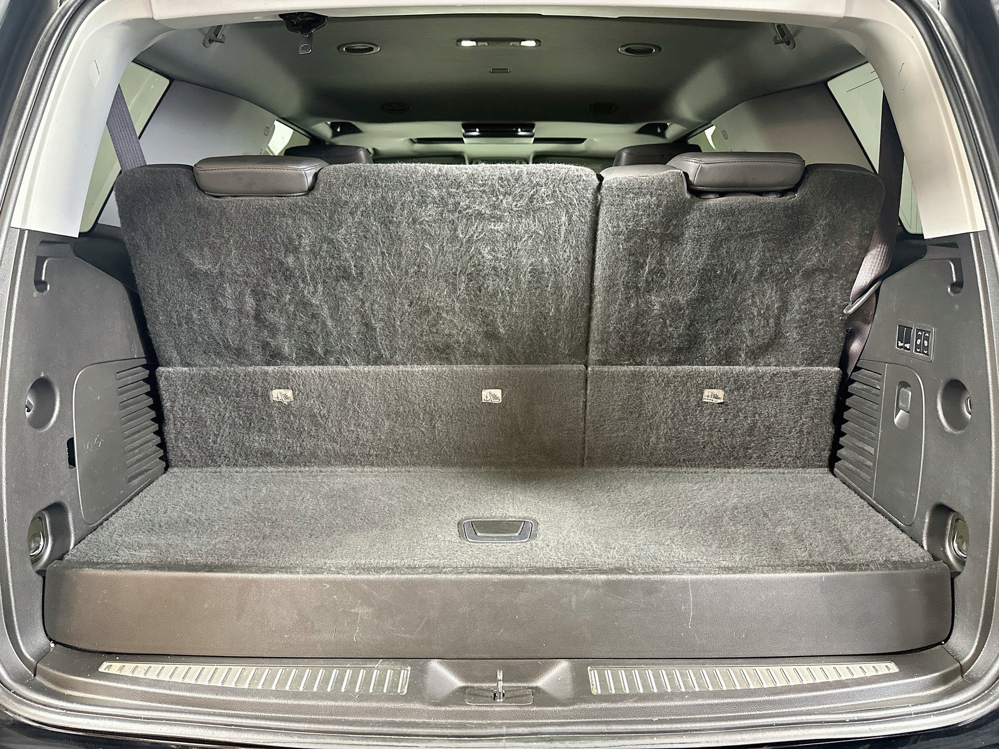 Used 2015 Cadillac Escalade Luxury AWD/4WD image 28