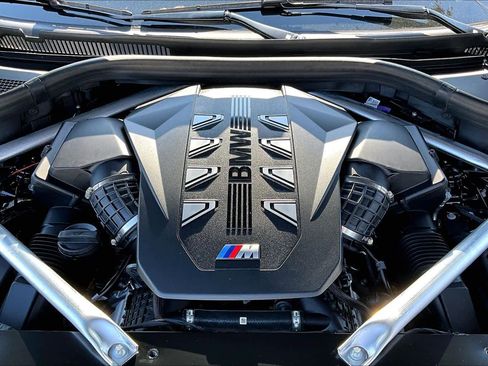 Certified 2025 BMW X6 M60i w/ Dynamic Handling Package image 32
