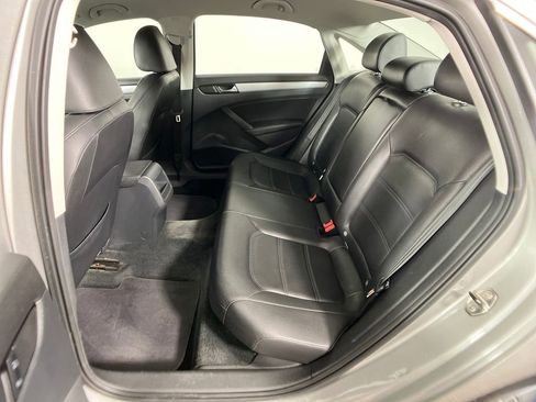Used 2012 Volkswagen Passat 2.5 SE image 28