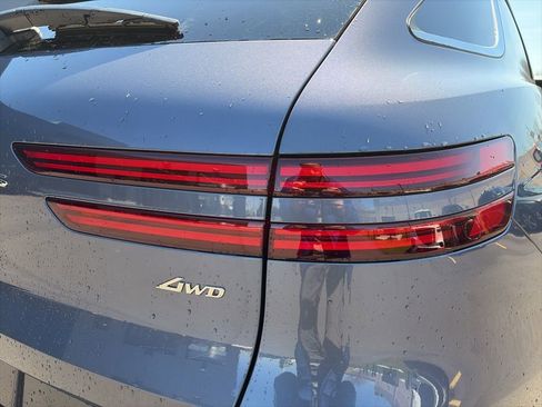 New 2026 Genesis GV70 2.5T Advanced image 12