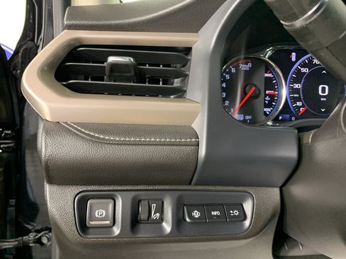 Used 2023 GMC Acadia Denali w/ Denali Technology Package FWD image 17