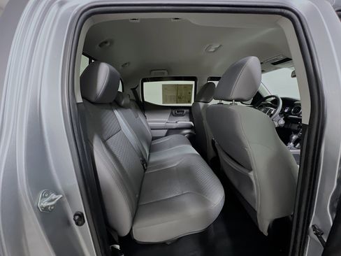 Used 2022 Toyota Tacoma SR5 w/ Technology Package image 33