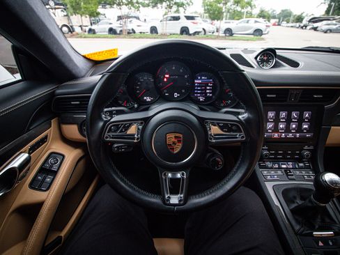 Used 2019 Porsche 911 Carrera 4 GTS AWD/4WD image 17