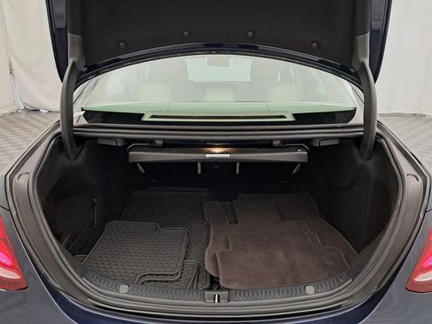 Used 2018 Mercedes-Benz E 300 4MATIC image 40