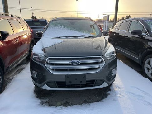 Used 2018 Ford Escape Titanium image 2