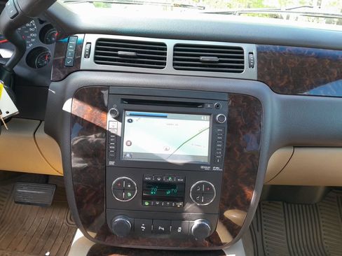 Used 2012 GMC Yukon Denali AWD/4WD image 25