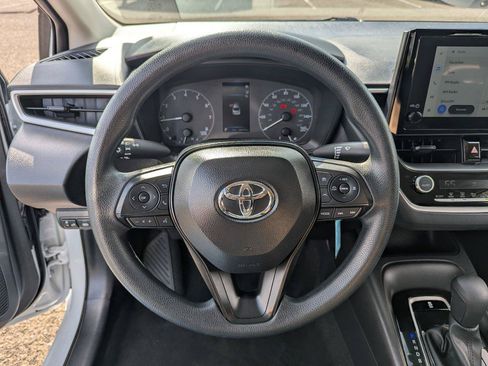 Used 2025 Toyota Corolla LE FWD image 13