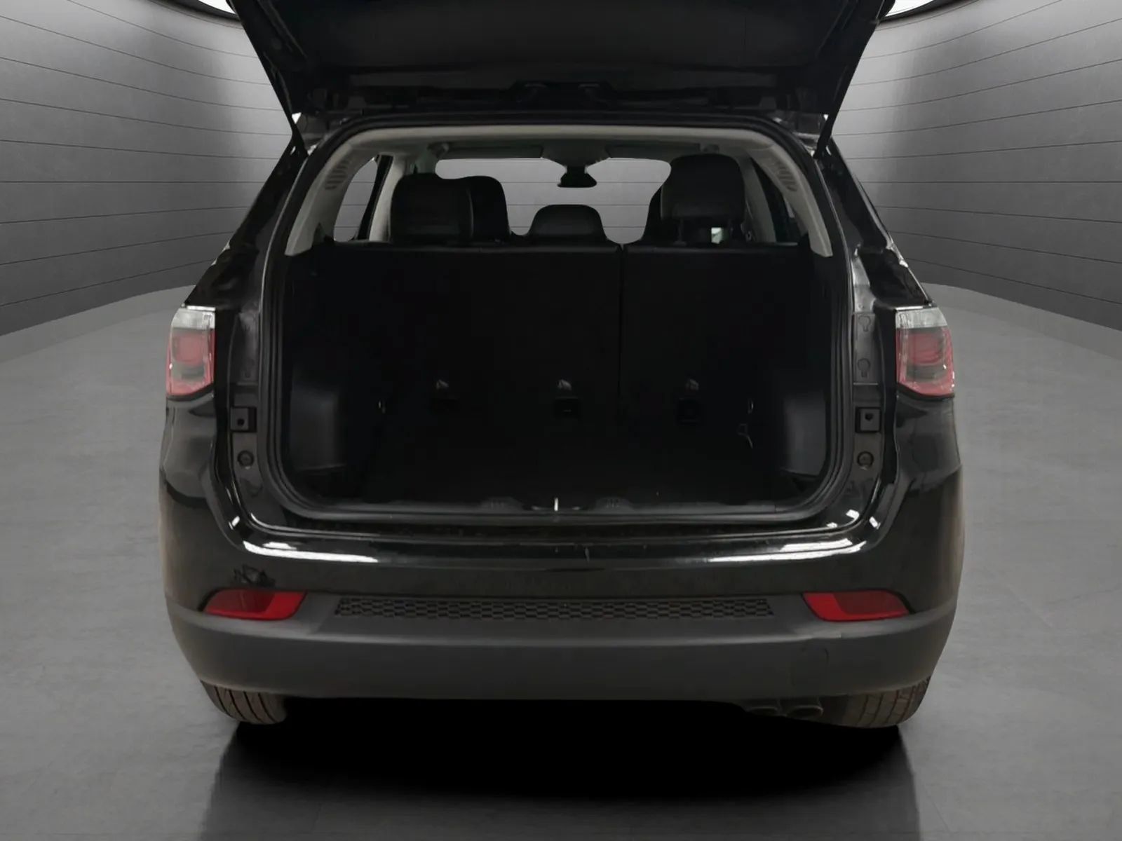 Used 2018 Jeep Compass Latitude w/ Popular Equipment Group FWD image 23
