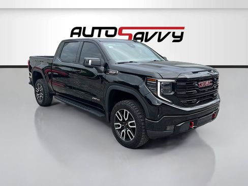Used 2024 GMC Sierra 1500 AT4 w/ Technology Package AWD/4WD image 1