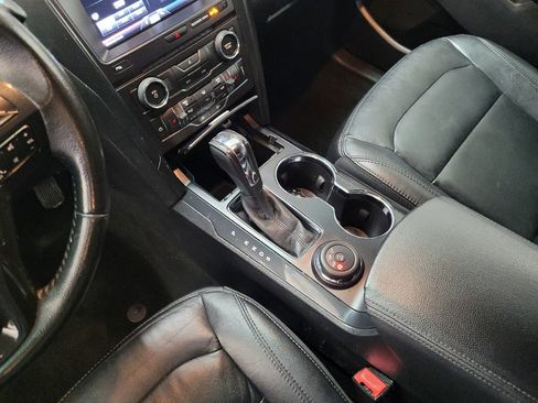 Used 2016 Ford Explorer XLT w/ Equipment Group 202A image 26