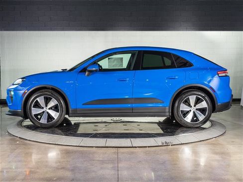 Used 2026 Porsche Macan Electric RWD image 2