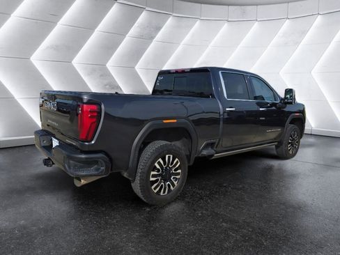 Used 2024 GMC Sierra 2500 Denali Ultimate AWD/4WD image 5