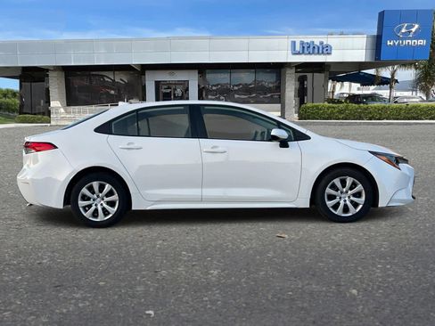 Used 2025 Toyota Corolla LE image 8