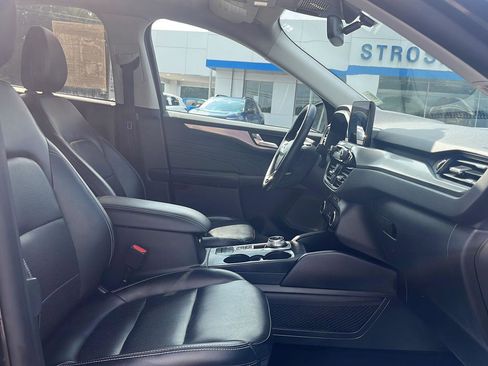 Used 2022 Ford Escape Titanium image 33