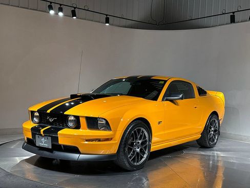 Used 2007 Ford Mustang GT RWD image 2