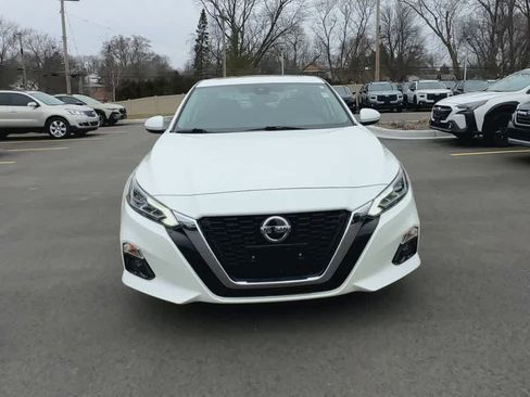 Used 2019 Nissan Altima 2.5 SV image 3