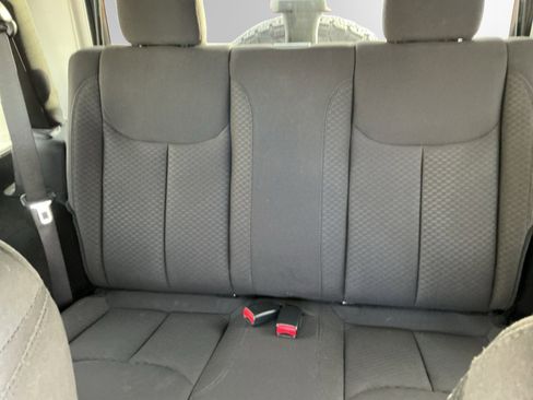 Used 2018 Jeep Wrangler Sport S image 13