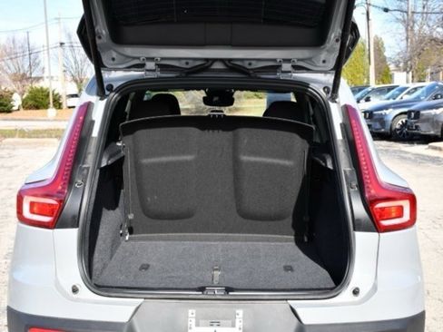 Certified 2025 Volvo XC40 B5 Plus image 26