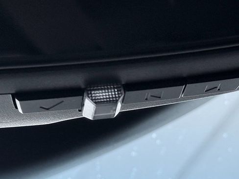 Used 2023 Cadillac Escalade Sport Platinum w/ LPO, ONYX Package image 22