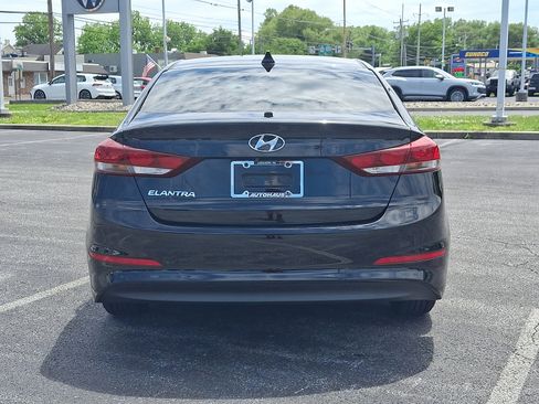 Used 2018 Hyundai Elantra Value Edition w/ Cargo Package FWD image 5