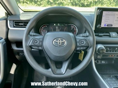 Used 2024 Toyota RAV4 LE AWD/4WD image 19