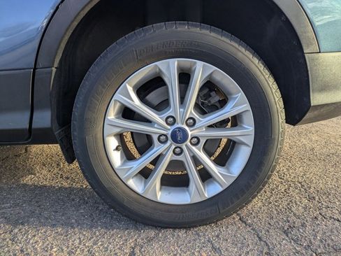 Used 2018 Ford Escape SE image 17