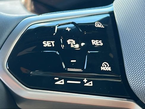 New 2025 Volkswagen ID. Buzz Pro S image 29