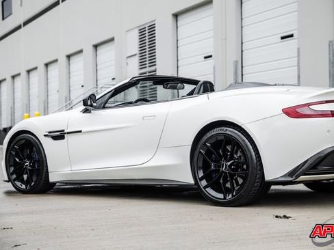 Used 2016 Aston Martin Vanquish Volante image 54