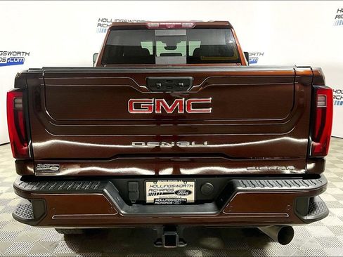 Used 2024 GMC Sierra 2500 Denali w/ Denali Reserve Package AWD/4WD image 4