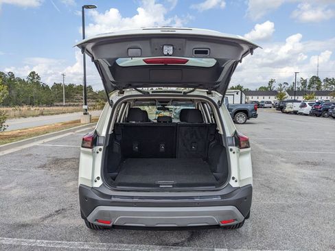 Used 2023 Nissan Rogue SV image 38