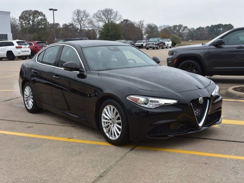 Used 2021 Alfa Romeo Giulia Sprint w/ Sun & Sound Package image 3