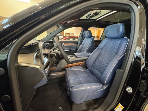 New 2026 Cadillac Vistiq Premium Luxury image 5