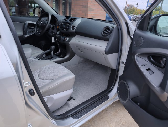 Used 2012 Toyota RAV4 4WD w/ Value Pkg image 28