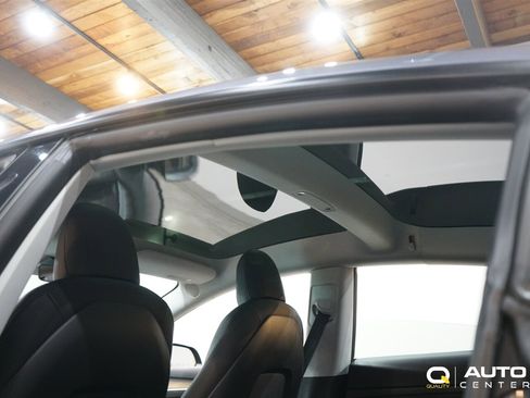 Used 2021 Tesla Model 3 Performance image 28