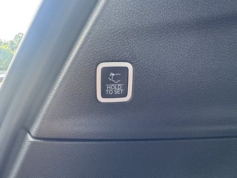 New 2027 Chrysler Pacifica Select AWD/4WD image 6