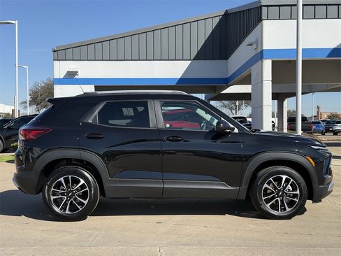 Certified 2025 Chevrolet TrailBlazer LT image 3