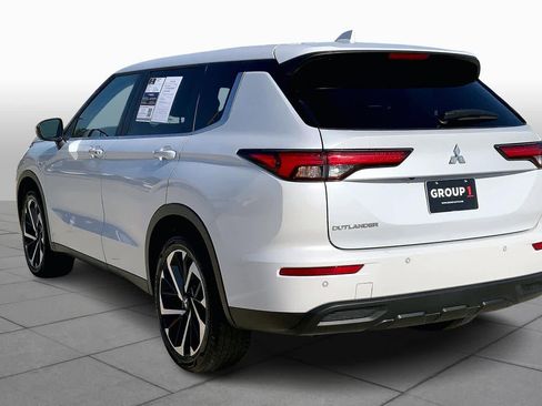 Used 2024 Mitsubishi Outlander SE image 12