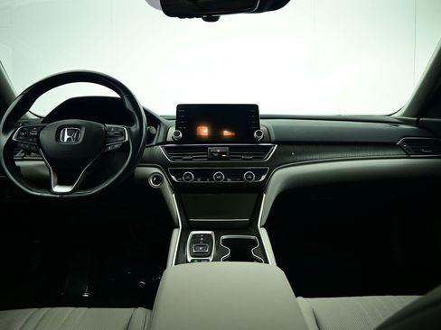Used 2020 Honda Accord Touring image 6