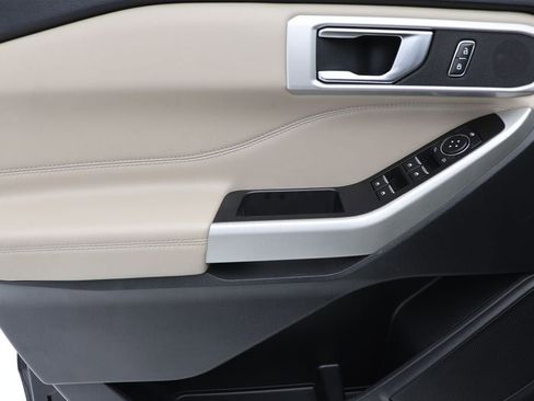 Used 2022 Ford Explorer XLT w/ Equipment Group 202A image 16