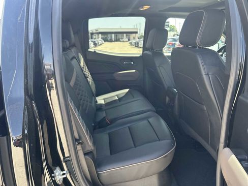 Used 2024 GMC Canyon Denali AWD/4WD image 28