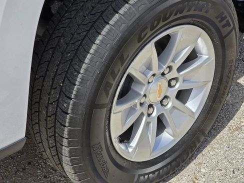 Used 2025 Chevrolet Silverado 1500 LT AWD/4WD image 11