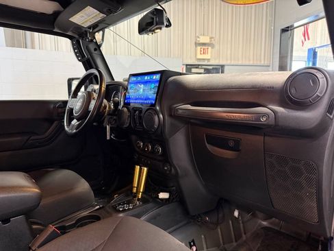 Used 2017 Jeep Wrangler Unlimited Sport w/ Quick Order Package 24S AWD/4WD image 17