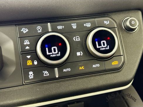 Used 2023 Land Rover Defender 110 SE AWD/4WD image 21
